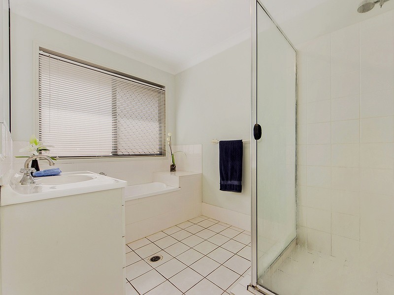 12 Sandy Creek Avenue, Camira QLD 4300