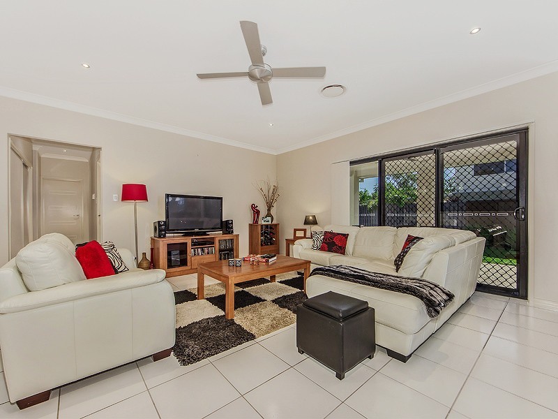 15 Rockford Drive, Bellbird Park QLD 4300