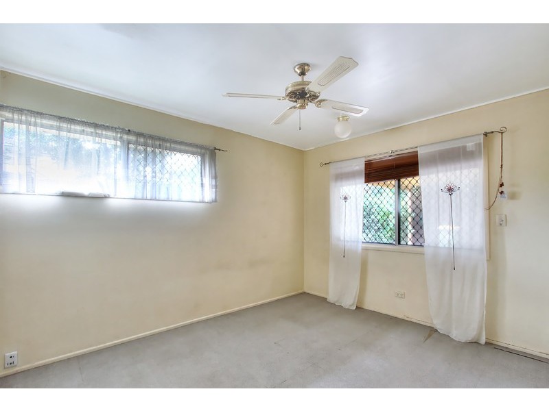 6 Leonard Street, Kingston QLD 4114