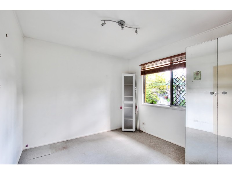 6 Leonard Street, Kingston QLD 4114