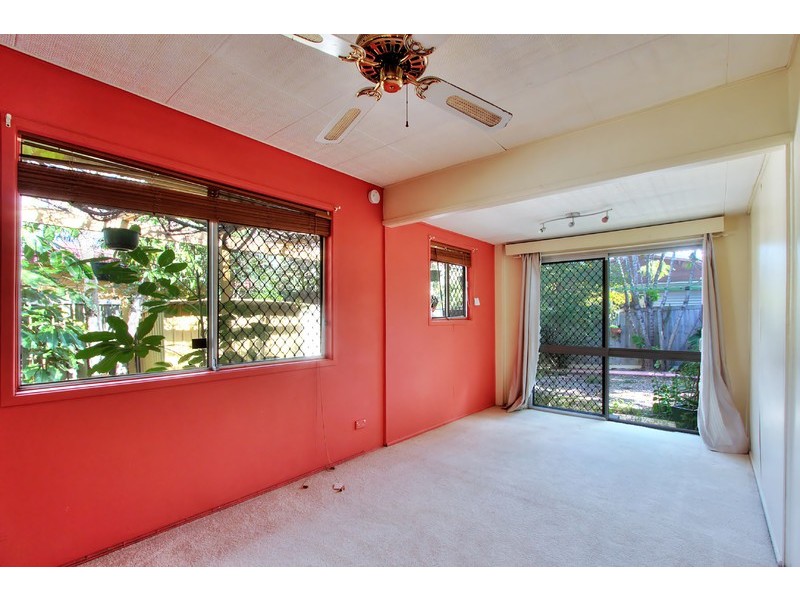 6 Leonard Street, Kingston QLD 4114