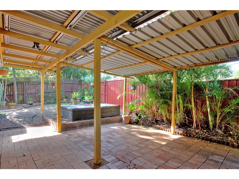 6 Leonard Street, Kingston QLD 4114