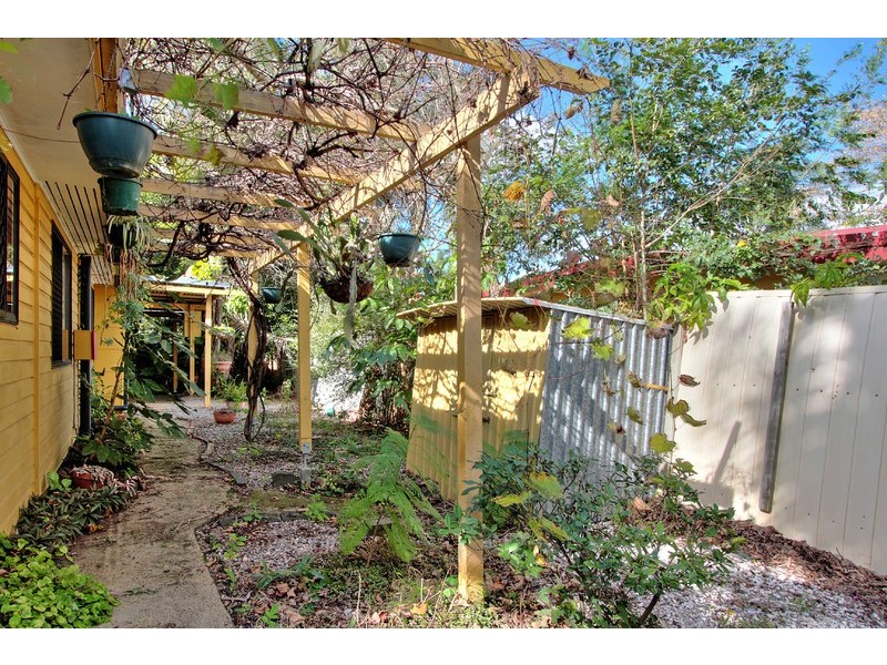 6 Leonard Street, Kingston QLD 4114