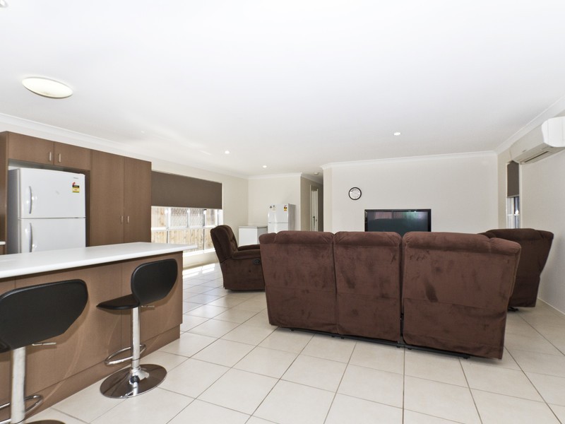 5 Kenilworth Crescent, Waterford QLD 4133