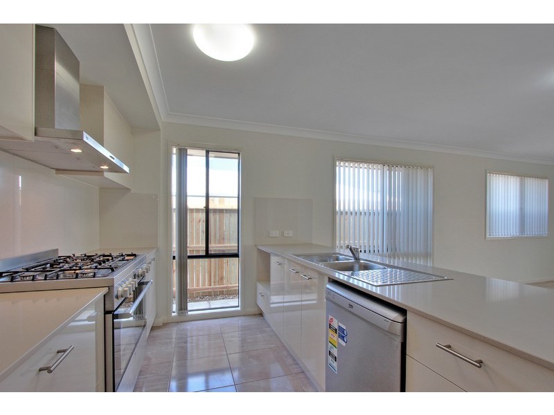 17 South Quarter Drive, Loganlea QLD 4131