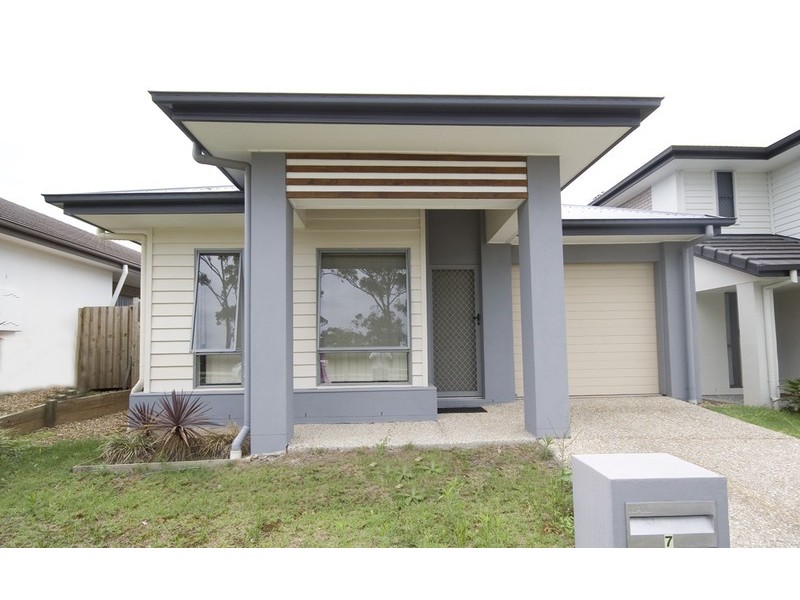 7 Francisca Drive, Augustine Heights QLD 4300
