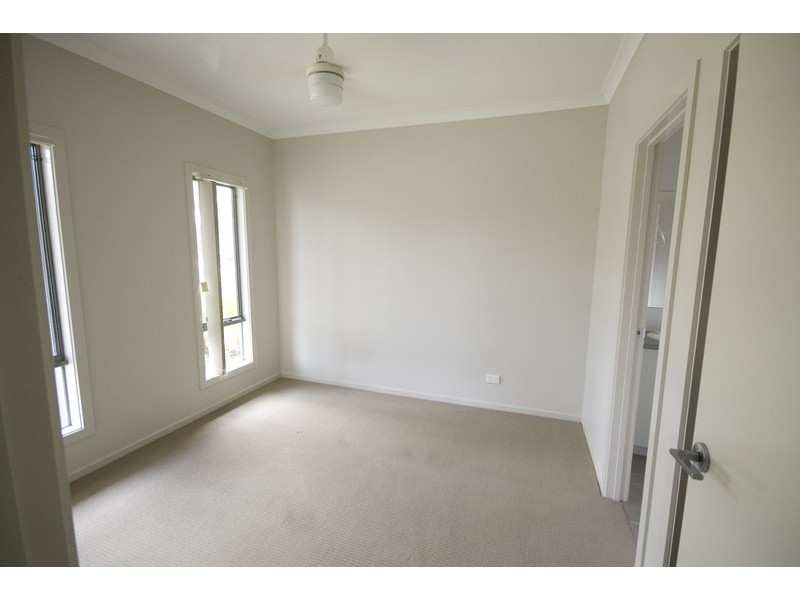 7 Francisca Drive, Augustine Heights QLD 4300