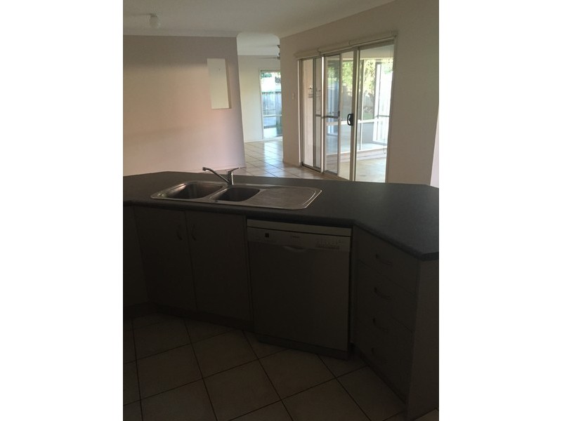 2 Karinya Court, Redland Bay QLD 4165