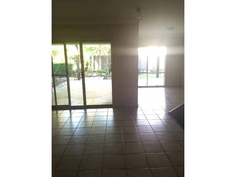 2 Karinya Court, Redland Bay QLD 4165