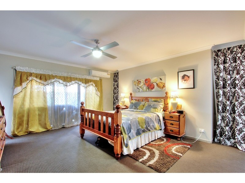 27 Kenilworth Crescent, Waterford QLD 4133