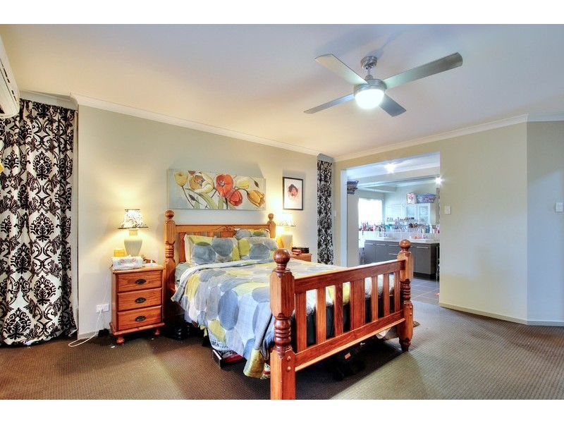 27 Kenilworth Crescent, Waterford QLD 4133