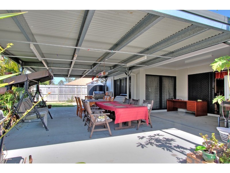 27 Kenilworth Crescent, Waterford QLD 4133