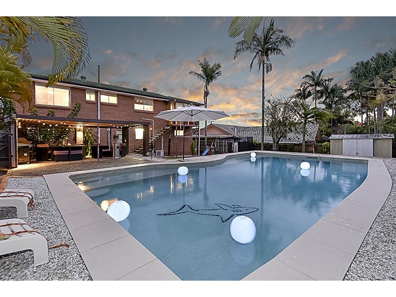 17 Whitfield Avenue, Springwood QLD 4127