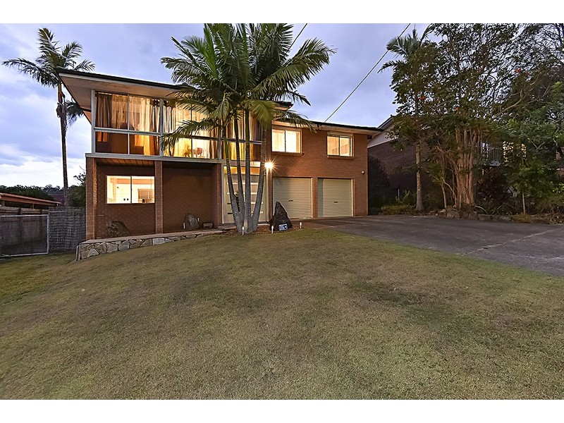 17 Whitfield Avenue, Springwood QLD 4127