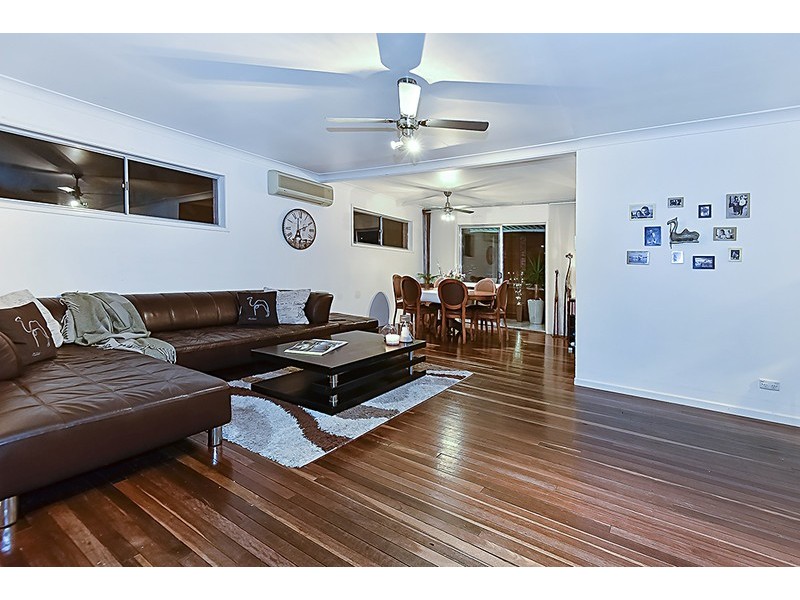 17 Whitfield Avenue, Springwood QLD 4127