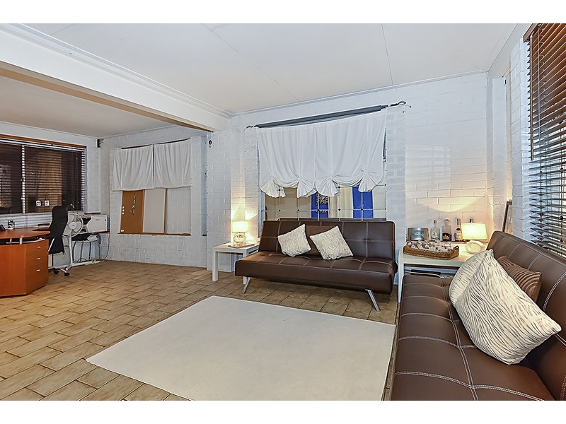 17 Whitfield Avenue, Springwood QLD 4127