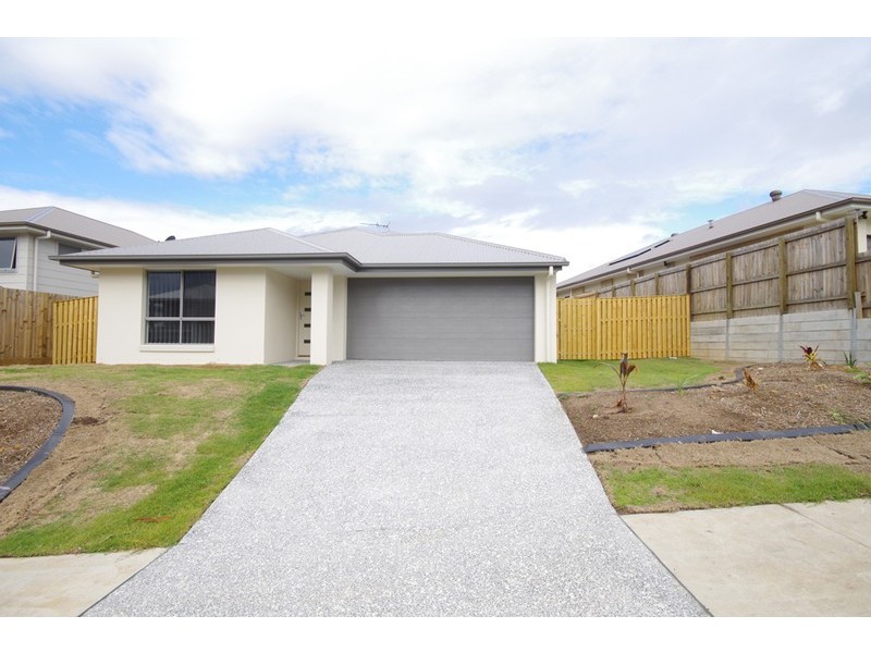26 Oakmoss Drive, Springfield Lakes QLD 4300