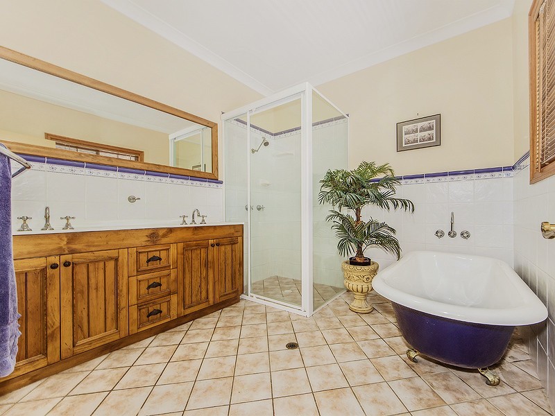 218 Red Cedar Road, Pullenvale QLD 4069