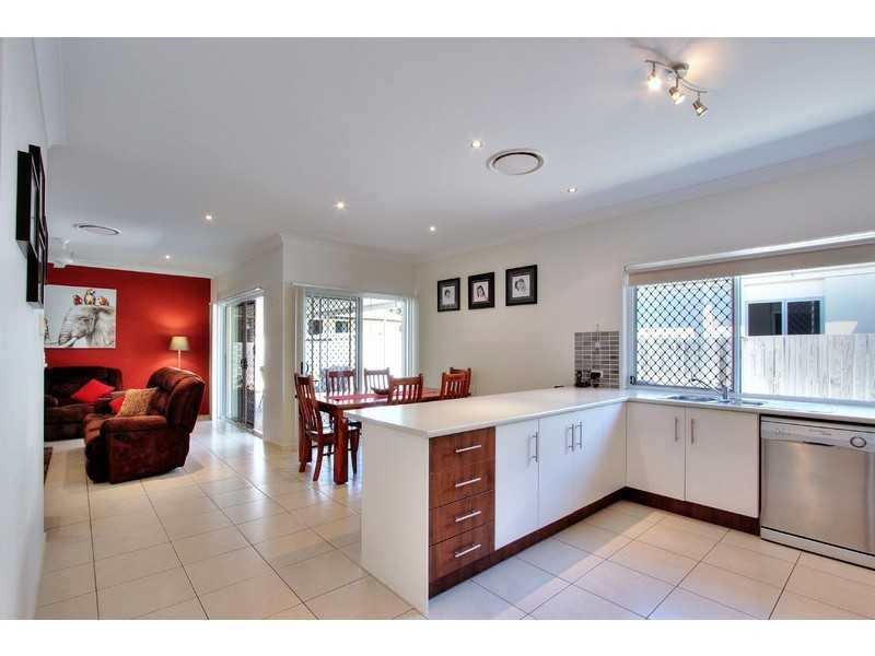 30 Sanctuary Parkway, Waterford QLD 4133