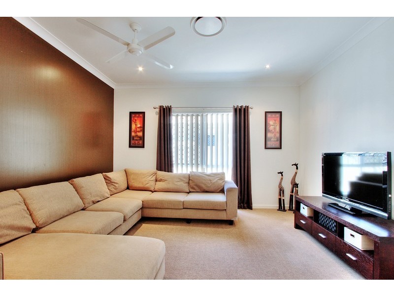 30 Sanctuary Parkway, Waterford QLD 4133
