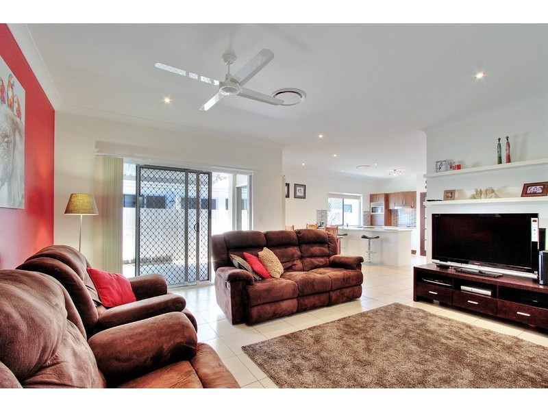 30 Sanctuary Parkway, Waterford QLD 4133