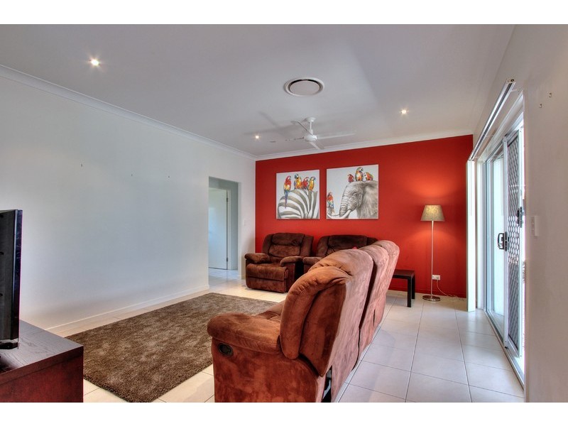 30 Sanctuary Parkway, Waterford QLD 4133