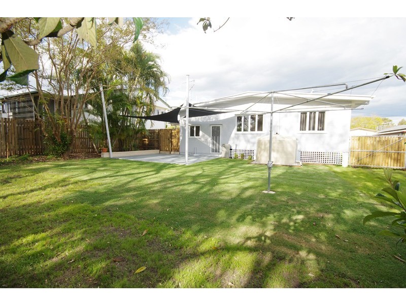 9 Heather Street, Silkstone QLD 4304