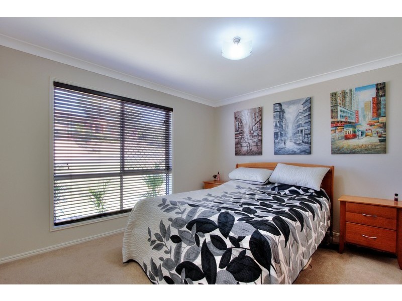 48 Cowra Street, Tanah Merah QLD 4128
