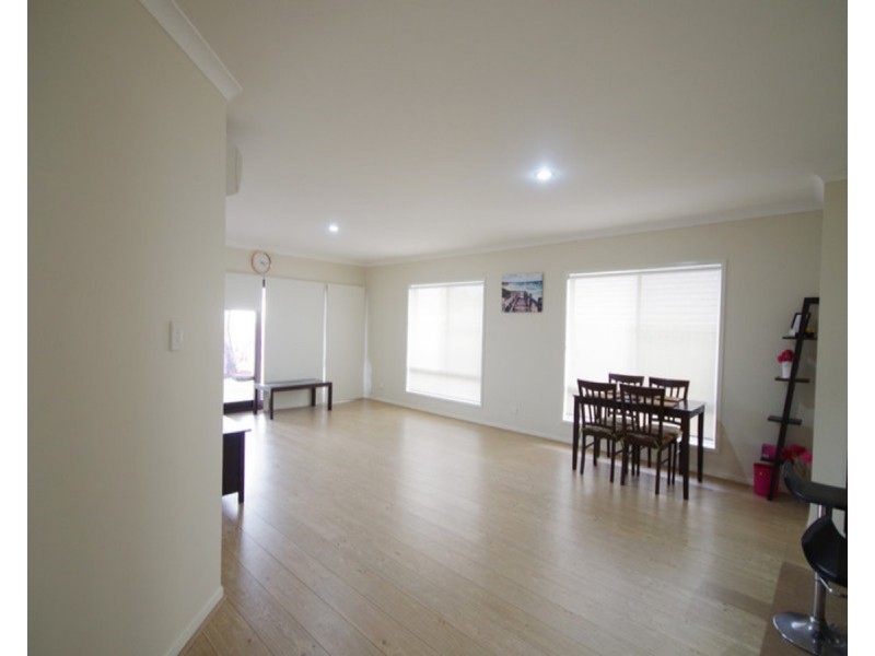 27 Banya Crescent, Springfield Lakes QLD 4300