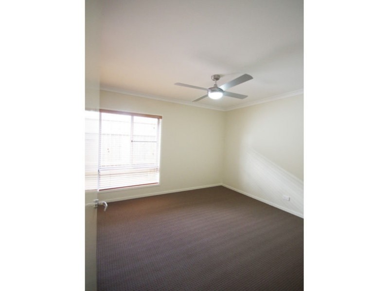 27 Banya Crescent, Springfield Lakes QLD 4300