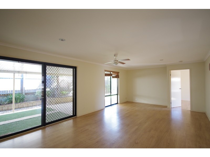 97 Lakeside Avenue, Springfield Lakes QLD 4300