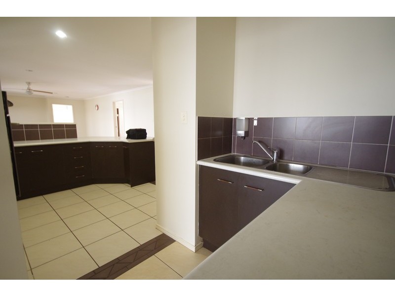 97 Lakeside Avenue, Springfield Lakes QLD 4300