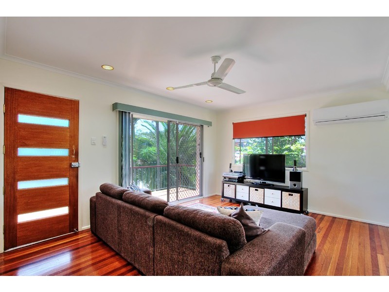 63 Rholanda Crescent, Springwood QLD 4127