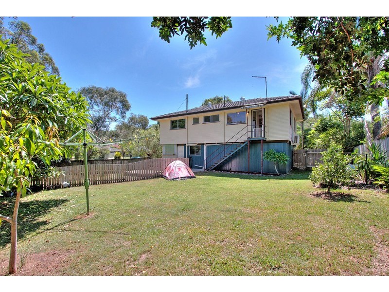 63 Rholanda Crescent, Springwood QLD 4127