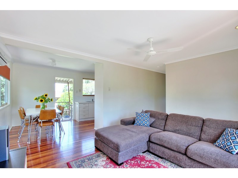 63 Rholanda Crescent, Springwood QLD 4127