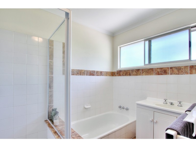 63 Rholanda Crescent, Springwood QLD 4127