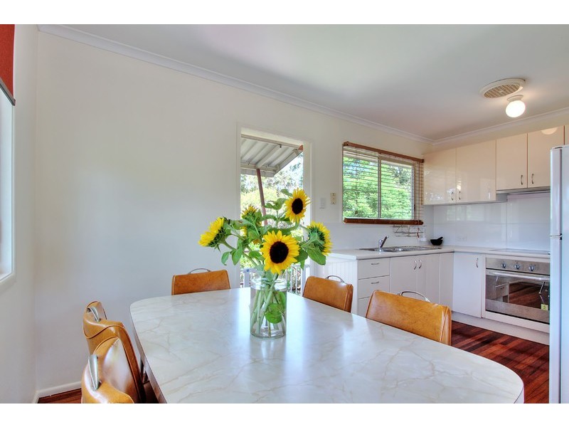 63 Rholanda Crescent, Springwood QLD 4127