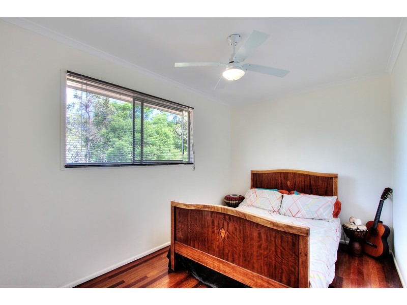 63 Rholanda Crescent, Springwood QLD 4127