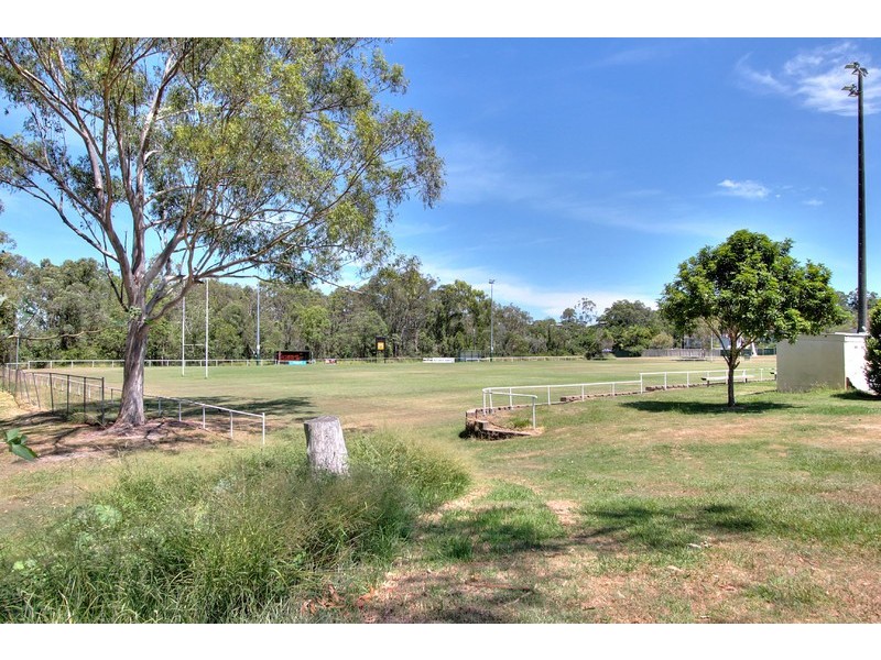 63 Rholanda Crescent, Springwood QLD 4127