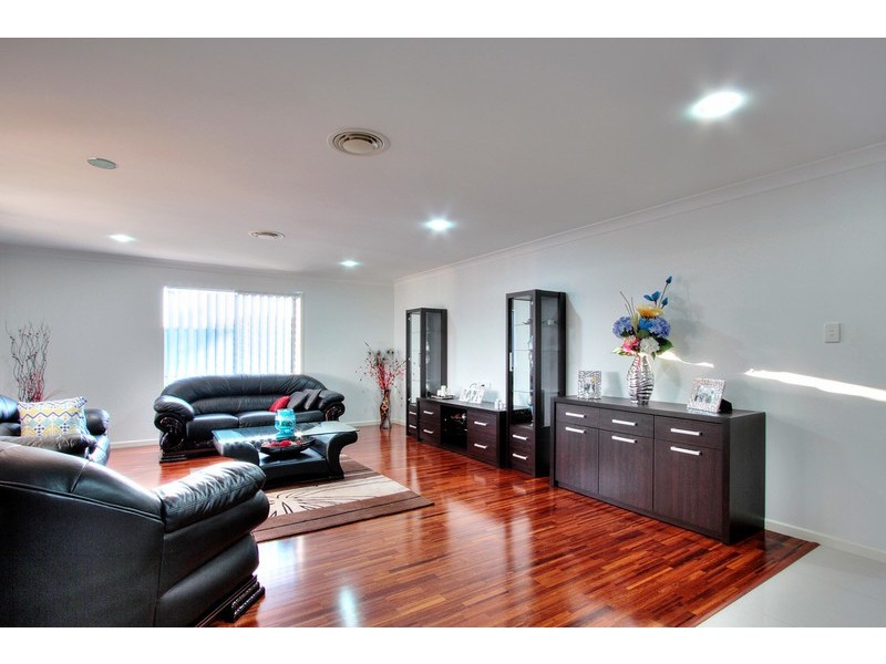 9 Maree Court, Tanah Merah QLD 4128