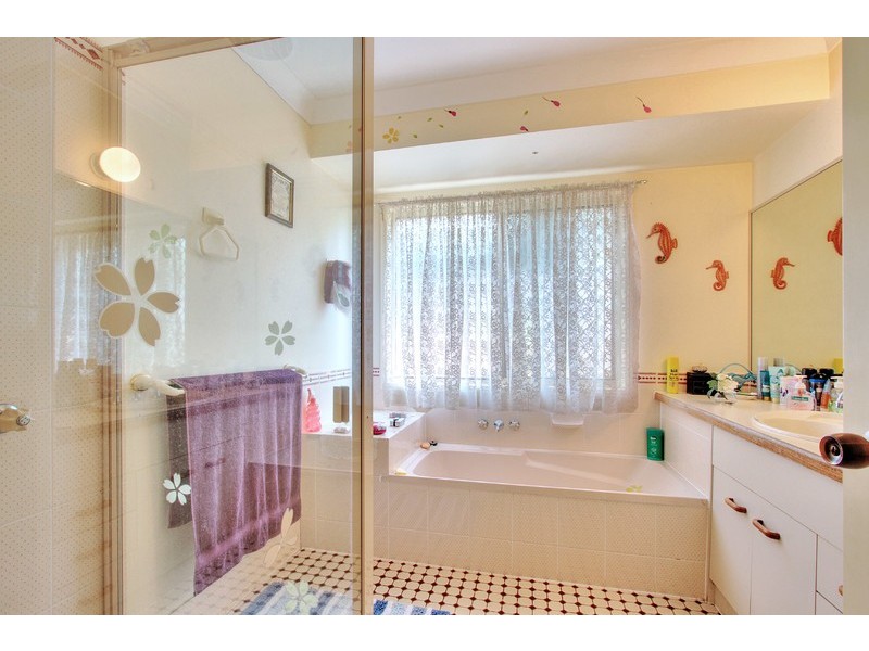 21 Selangor Court, Tanah Merah QLD 4128