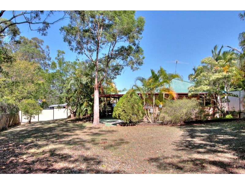 21 Selangor Court, Tanah Merah QLD 4128