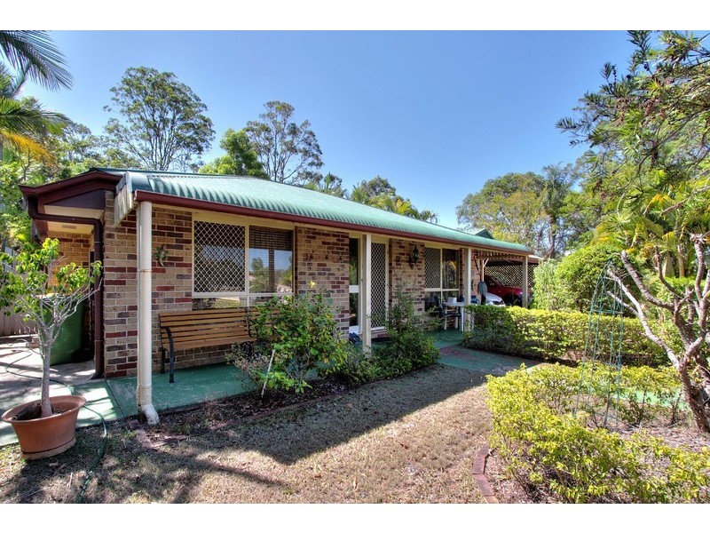 21 Selangor Court, Tanah Merah QLD 4128