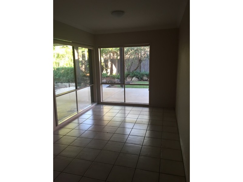 2 Karinya Court, Redland Bay QLD 4165