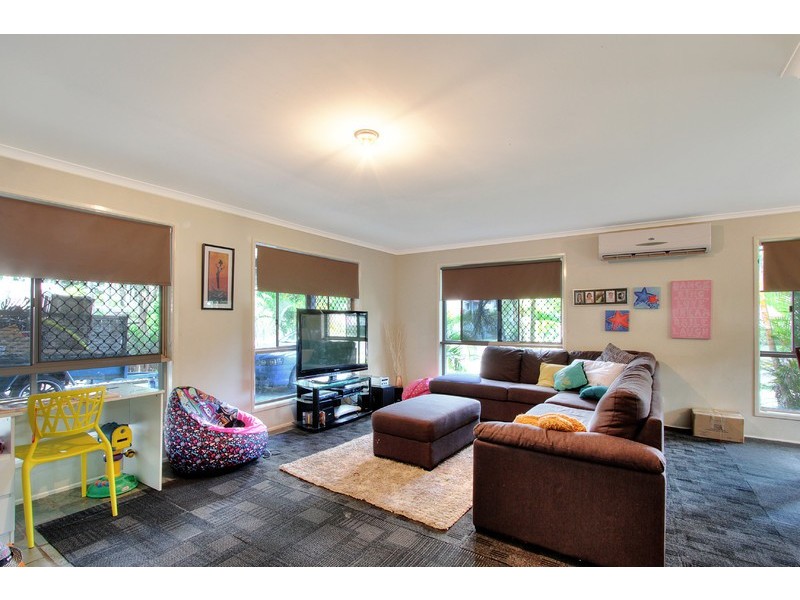 25 Drews Road, Tanah Merah QLD 4128