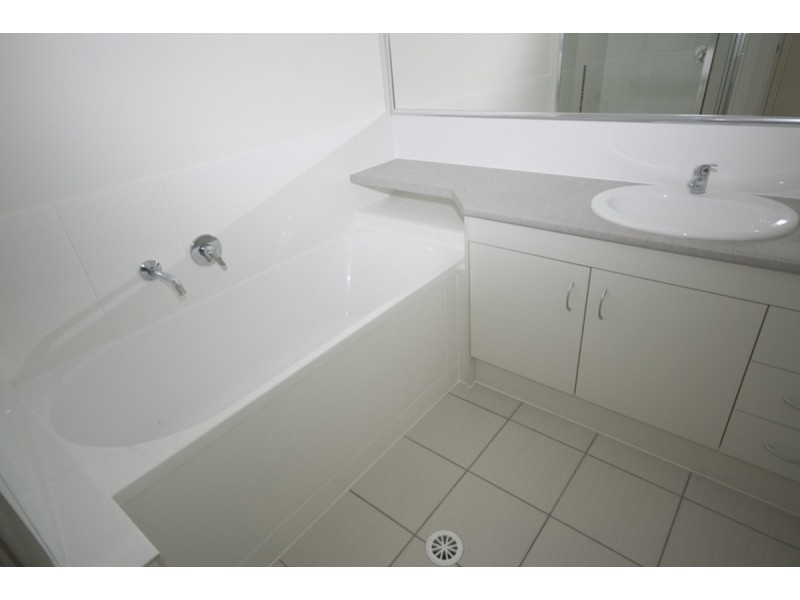 1/54 Pendragon Street, Raceview QLD 4305