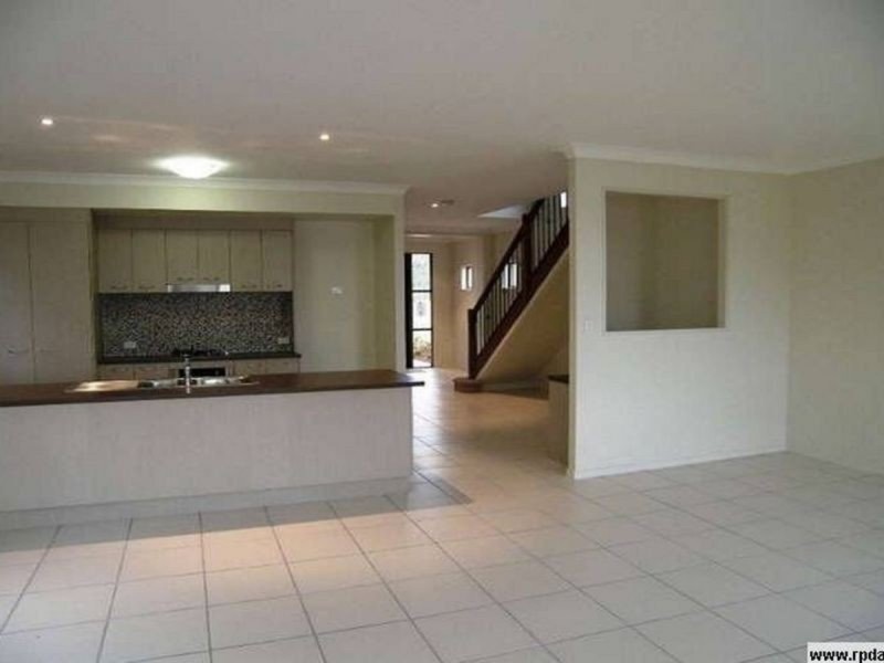 222 Lakeside Avenue, Springfield Lakes QLD 4300