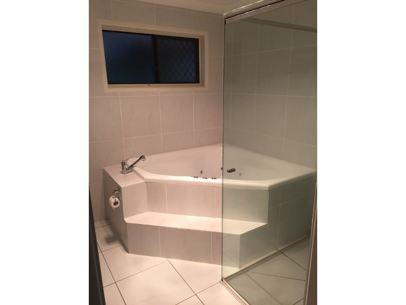 106 Barbaralla Drive, Springwood QLD 4127