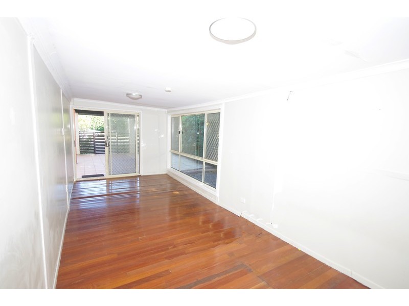 4 Hume Way, Redbank Plains QLD 4301