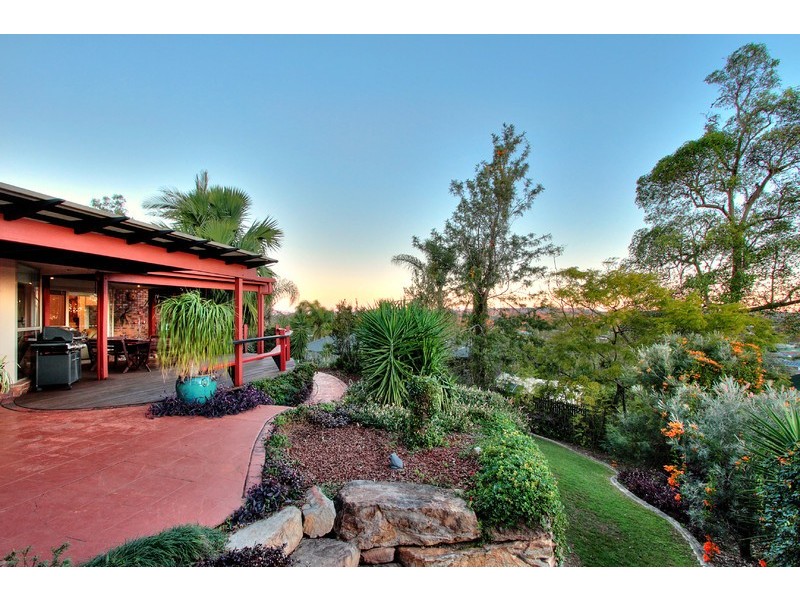 45 Cowra Street, Tanah Merah QLD 4128